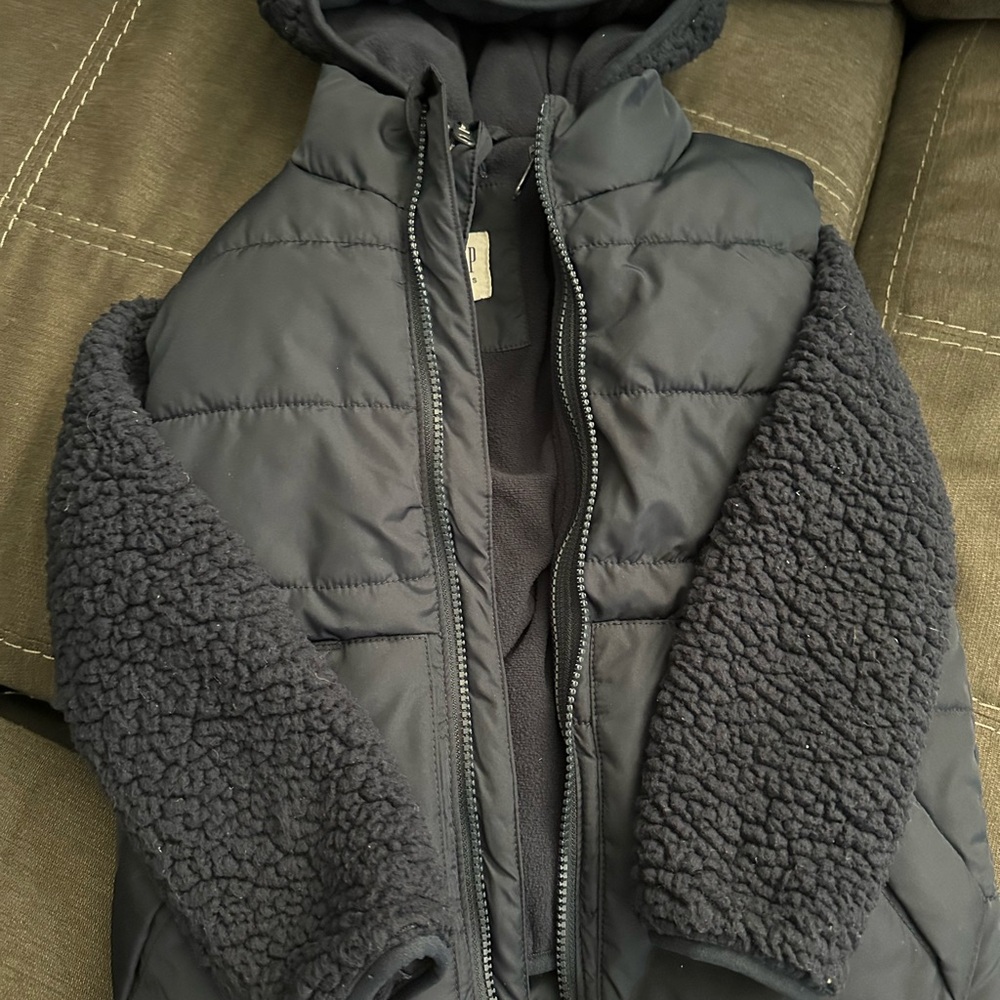 GAP kids fleece jacket with detachable vest. Like new condition size XS 4-5